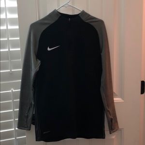 Nike Aeroswift pullover